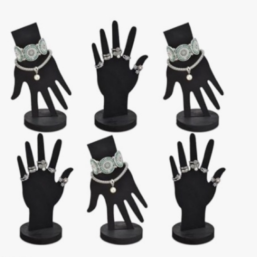 Set of jewelry displays equals 10 ๐entries for the Louis Vuitton Owl Bag - Picture 4 of 5